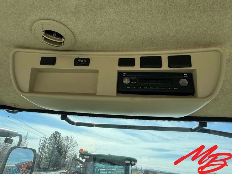 2019-john-deere-8270r-image-29