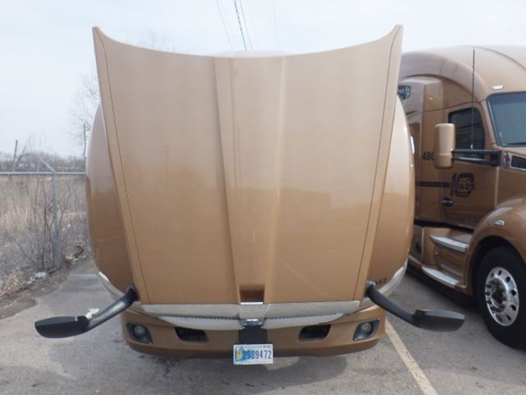 2022-kenworth-t680-image-26