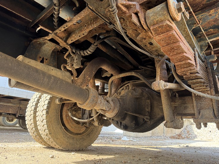 2012-ford-f550-xlt-image-16