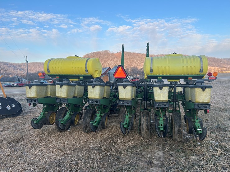 john-deere-12-image-5