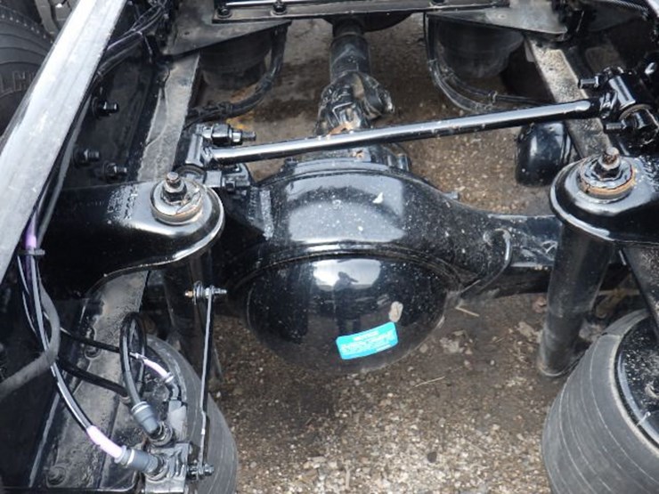 2024-kenworth-t680-image-10