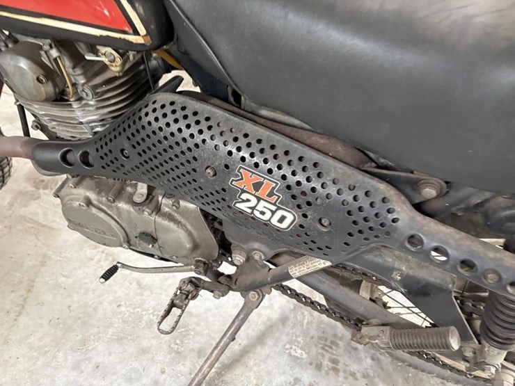 honda-xl250-motorcycle-image-3