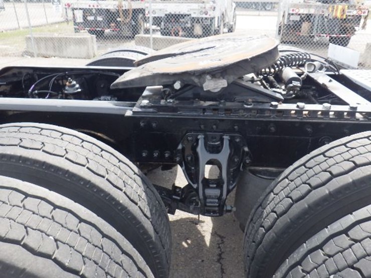 2024-kenworth-t680-image-7