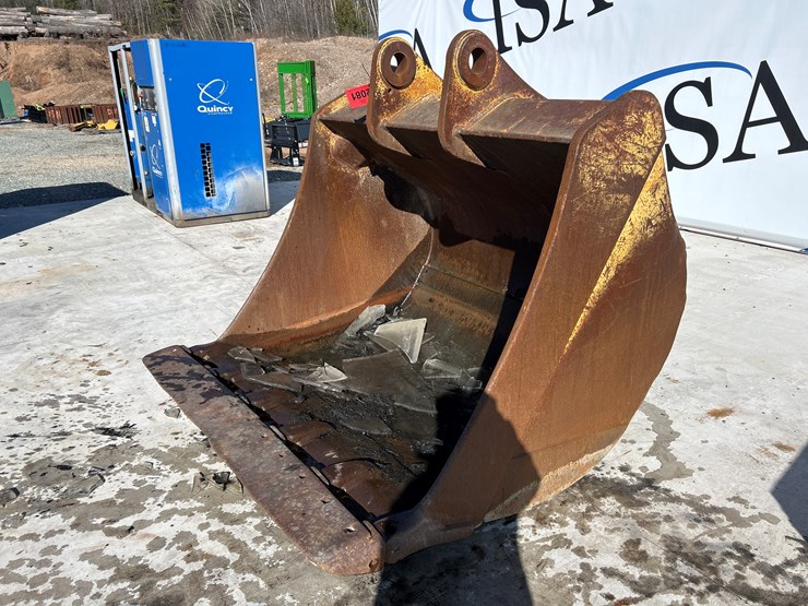 #2081-•-67"-excavator-bucket-image-2