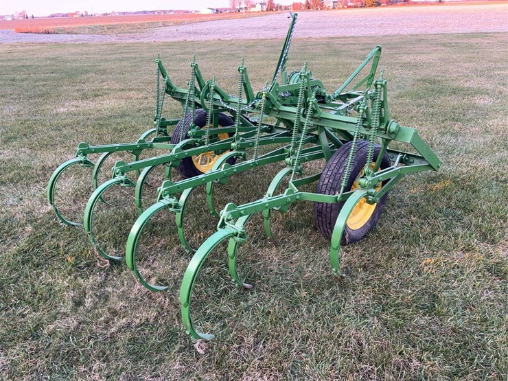 john-deere-van-brunt-cca-field-cultivator-image-5