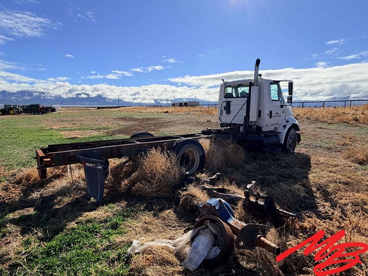 2004-international-8600-image-5