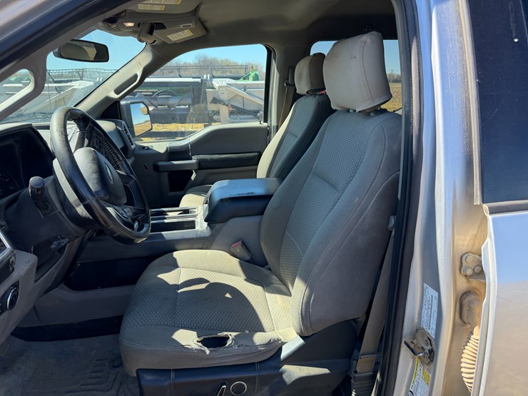 2017-ford-f150-image-43