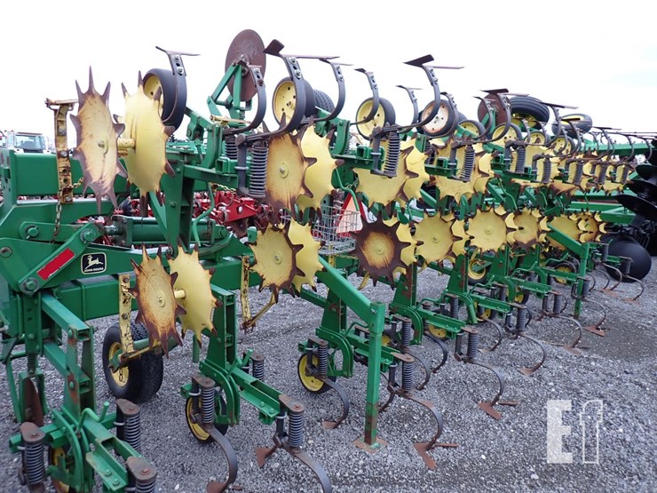 john-deere-845-image-4