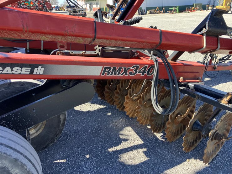 case-ih-340-image-8