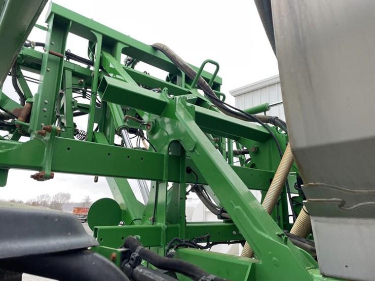 2018-john-deere-r4045-image-25