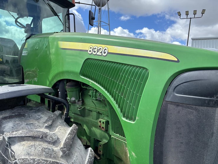 2004-john-deere-8320-image-12