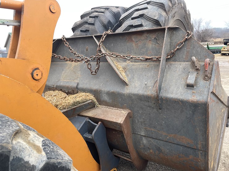 2008-case-621e-xr-image-26