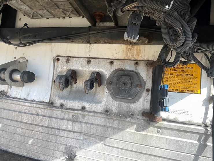 1999-utility-53'-image-21