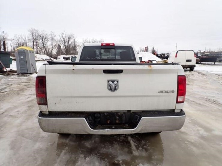 2015-dodge-1500-image-6