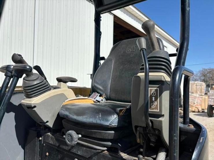 2017-caterpillar-305e2-cr-image-15