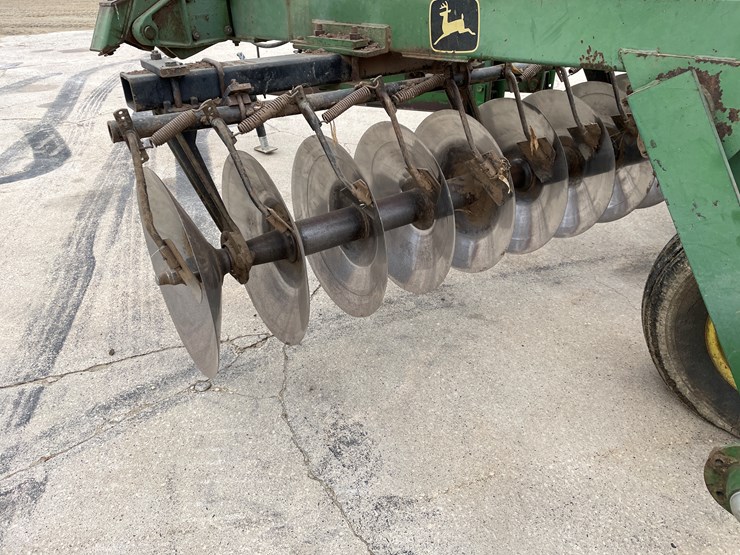 john-deere-230-image-7