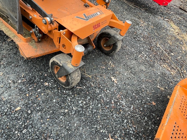 #1016-•-scag-v-ride-lawn-mower-(fall-creek,-wi)-image-26