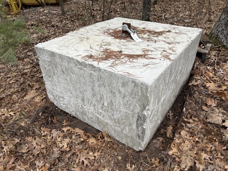 cement-40"-x-48"-x-23"-block-image-1