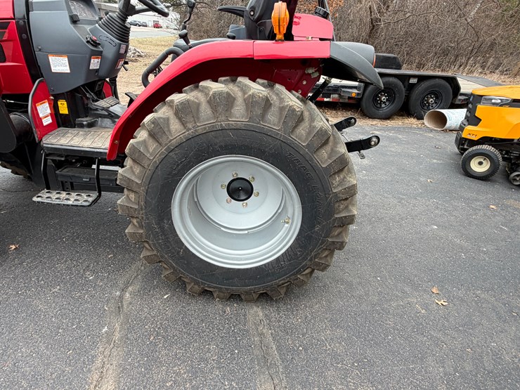 #1022-•-mahindra-2638-tractor-with-loader-(eau-claire,-wi)-image-32