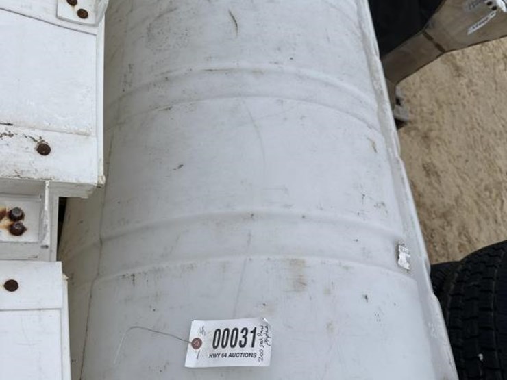 #31-•-200-gallon-round-poly-tank-image-3