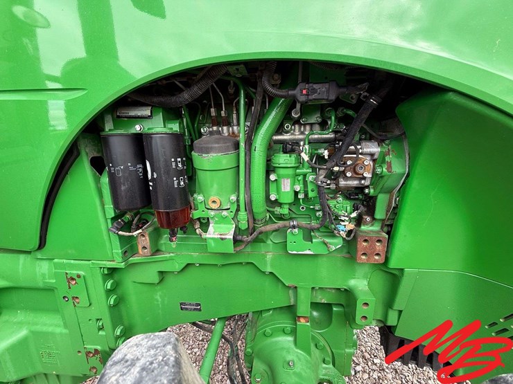 2012-john-deere-8285r-image-12