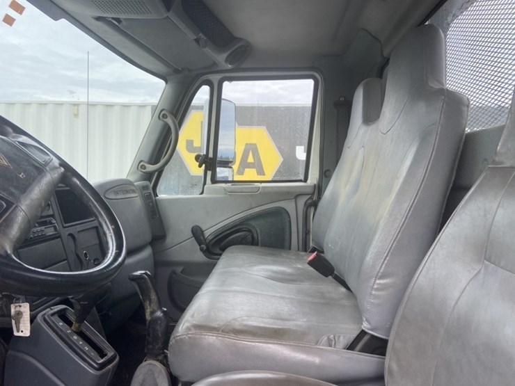 2005-international-durastar-4200-image-12