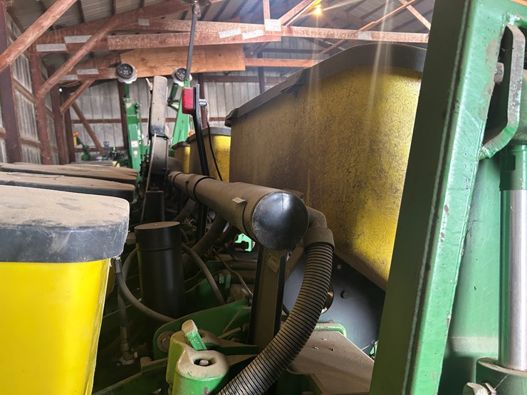 john-deere-1750-image-8