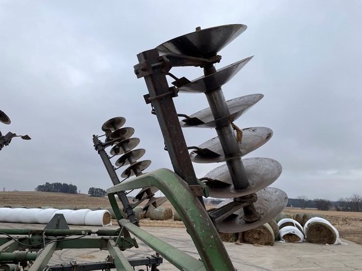 john-deere-230-image-12