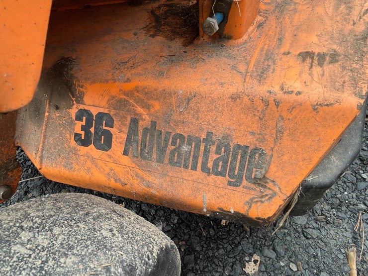 #1016-•-scag-v-ride-lawn-mower-(fall-creek,-wi)-image-12