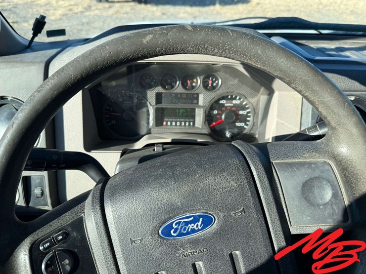 2010-ford-f350-image-28