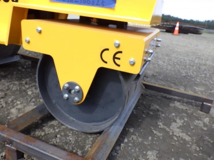 2026-sdlool-850-vibratory-smooth-drum-roller-image-12