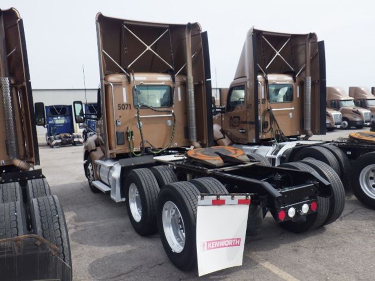 2022-kenworth-t680-image-11