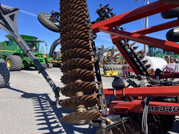 case-ih-340-image-18