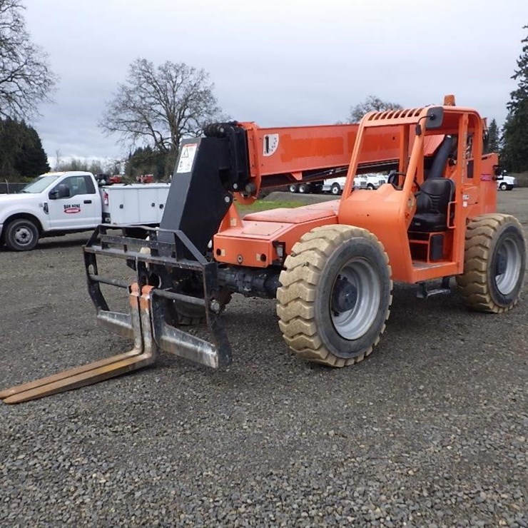 2015 JLG 8042