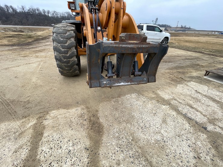 2008-case-621e-xr-image-54