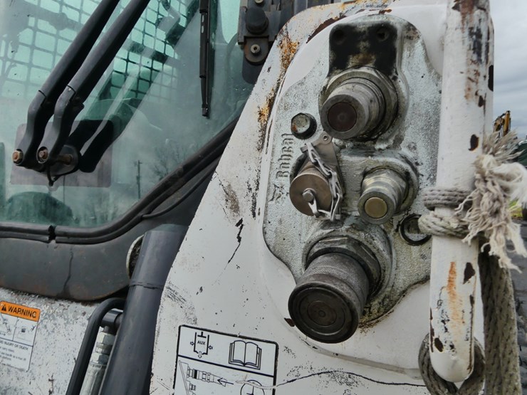 2014-bobcat-t870-image-11
