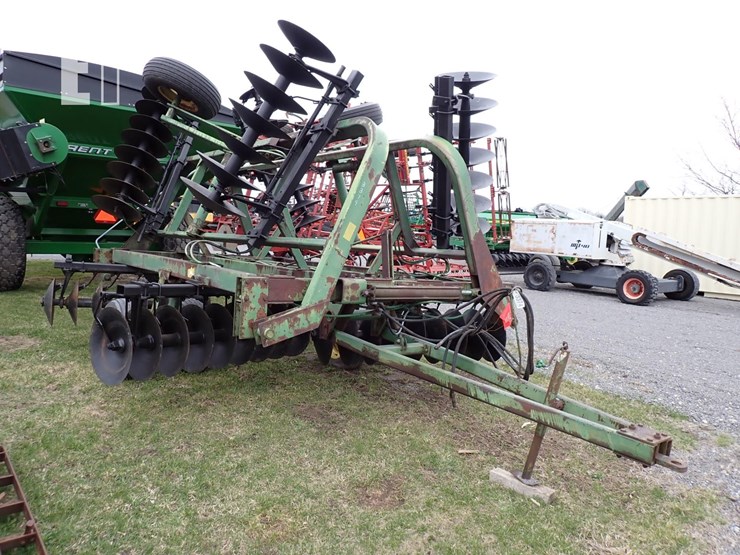 john-deere-230-image-1