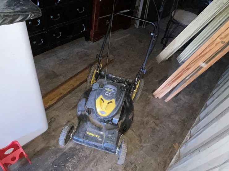 #2003-•-brute-push-mower-image-1