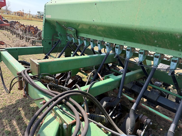 john-deere-1560-image-28