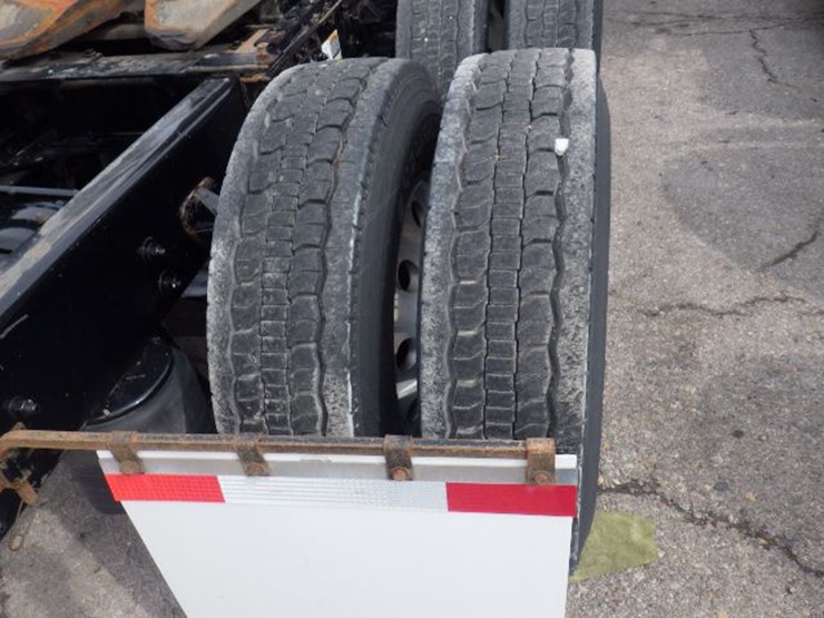 2022-kenworth-t680-image-10