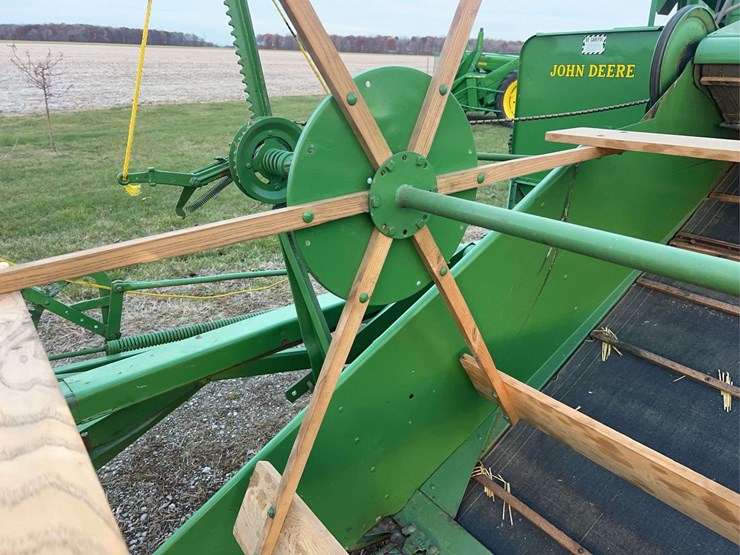john-deere-no.-12a-pull-type-combine-image-68