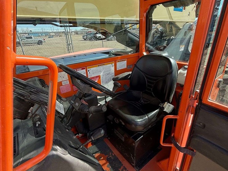 2008-jlg-g9-43a-image-18