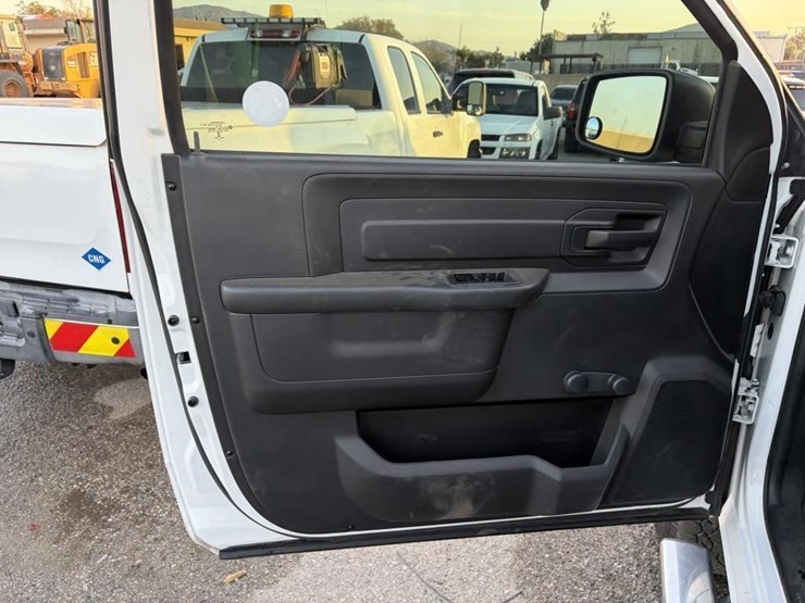 2016-dodge-2500-image-10