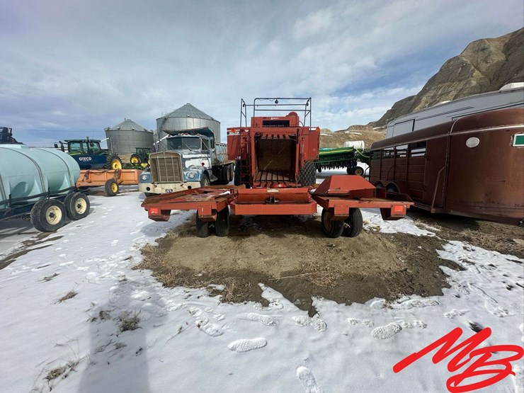 hesston-4900-image-25