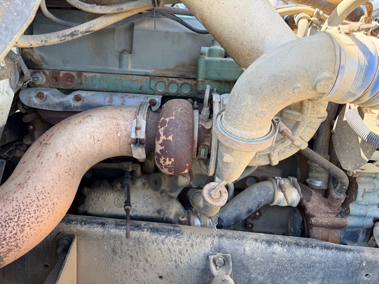 #42453-•-1996-freightliner-daycab-truck-tractor-vin:-1fupdcxb8th744360-image-57