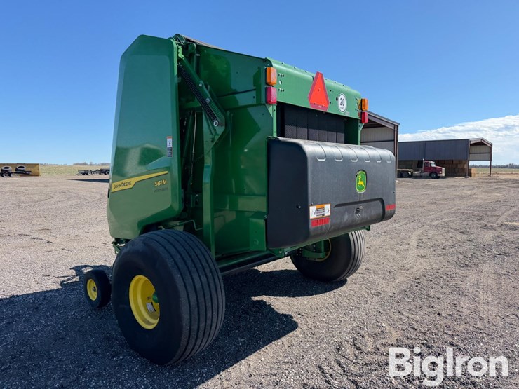 2024-john-deere-561m-image-7