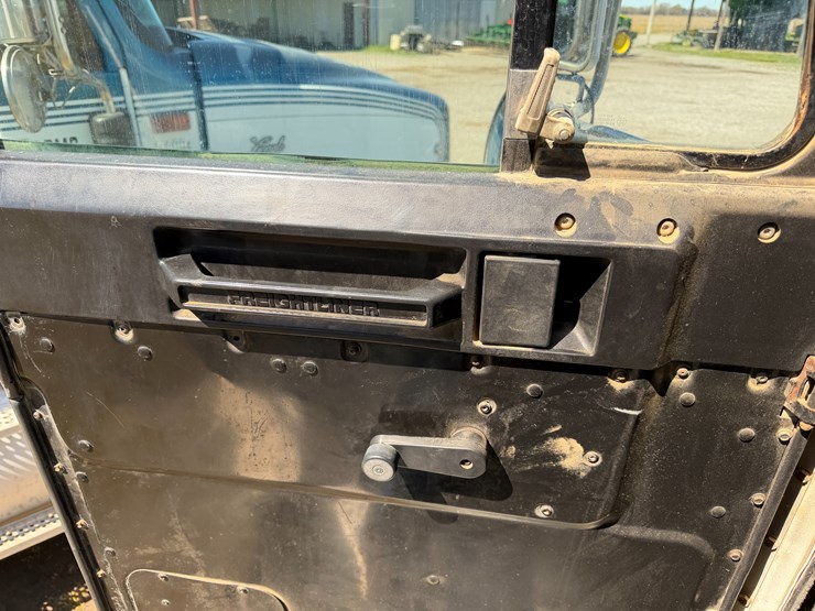 #42453-•-1996-freightliner-daycab-truck-tractor-vin:-1fupdcxb8th744360-image-73