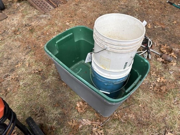 totes-&-buckets-image-1