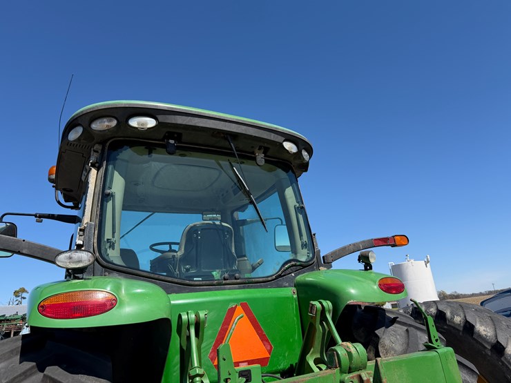 2010-john-deere-8270r-image-22