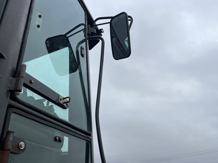 2008-case-621e-xr-image-23